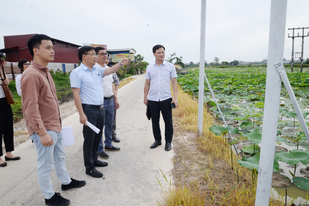 Đoàn giám sát Ban Kinh tế - Ngân sách của HĐND tỉnh khảo sát tại cụm công nghiệp