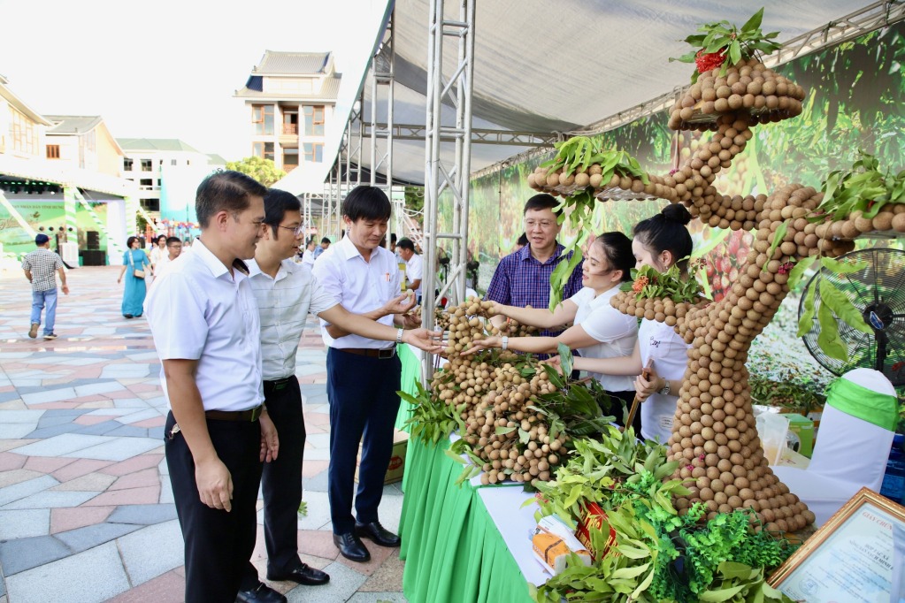 Đẩy mạnh xúc tiến thương mại tiêu thụ nhãn