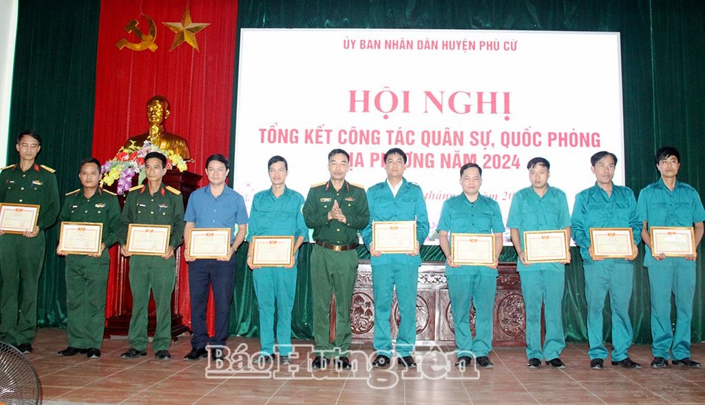 Phù Cừ: Tổng kết công tác quân sự, quốc phòng địa phương năm 2024