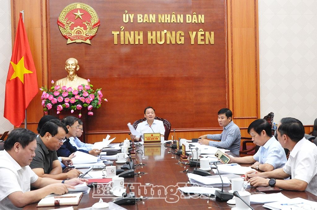 Chủ tịch UBND tỉnh Trần Quốc Văn chủ trì phiên họp Ban Cán sự Đảng và thành viên UBND tỉnh