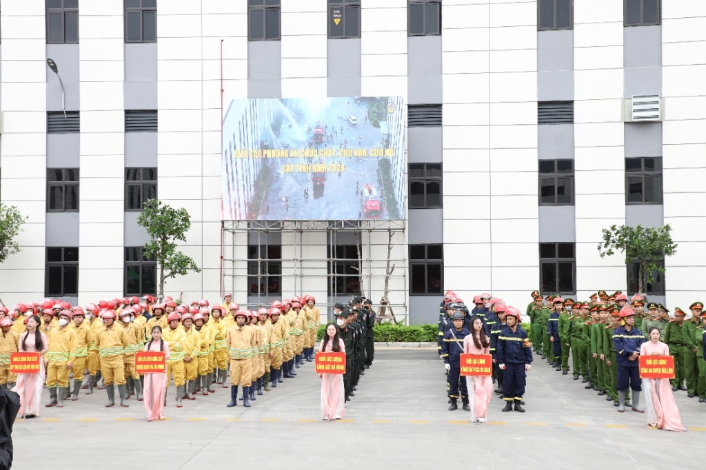 Hưng Yên: 700 người tham gia diễn tập phương án chữa cháy và cứu nạn, cứu hộ 