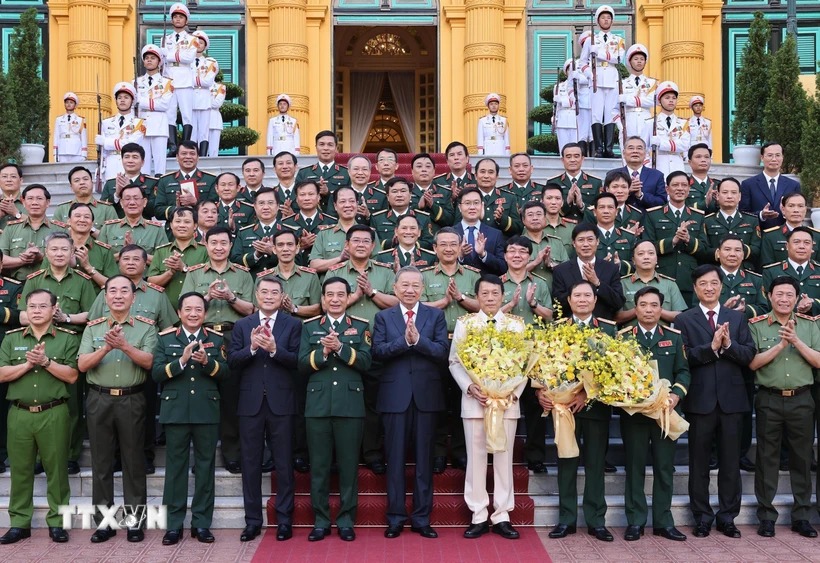 Trao QĐ thăng quân hàm Đại tướng, Thượng tướng cho lãnh đạo Công an, Quân đội