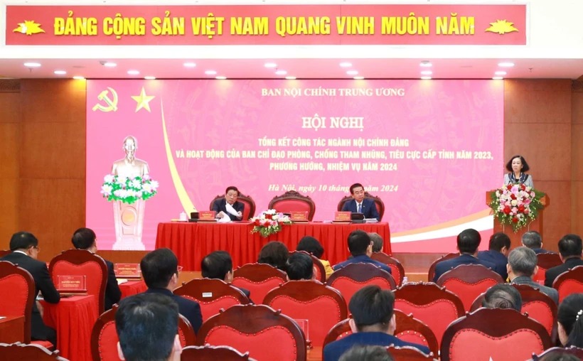 Xử lý nghiêm minh hành vi bao che, dung túng, tiếp tay cho tham nhũng